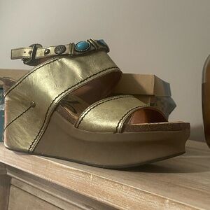 Gold platform sandal